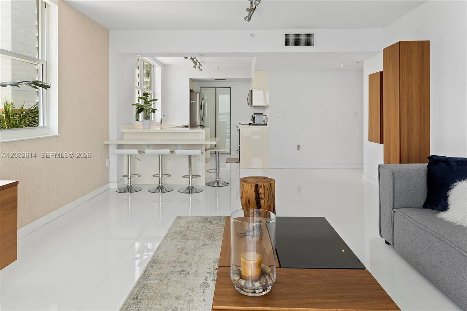 800 CLAUGHTON ISLAND DRIVE # 505, Miami, FL 33131 photo 2