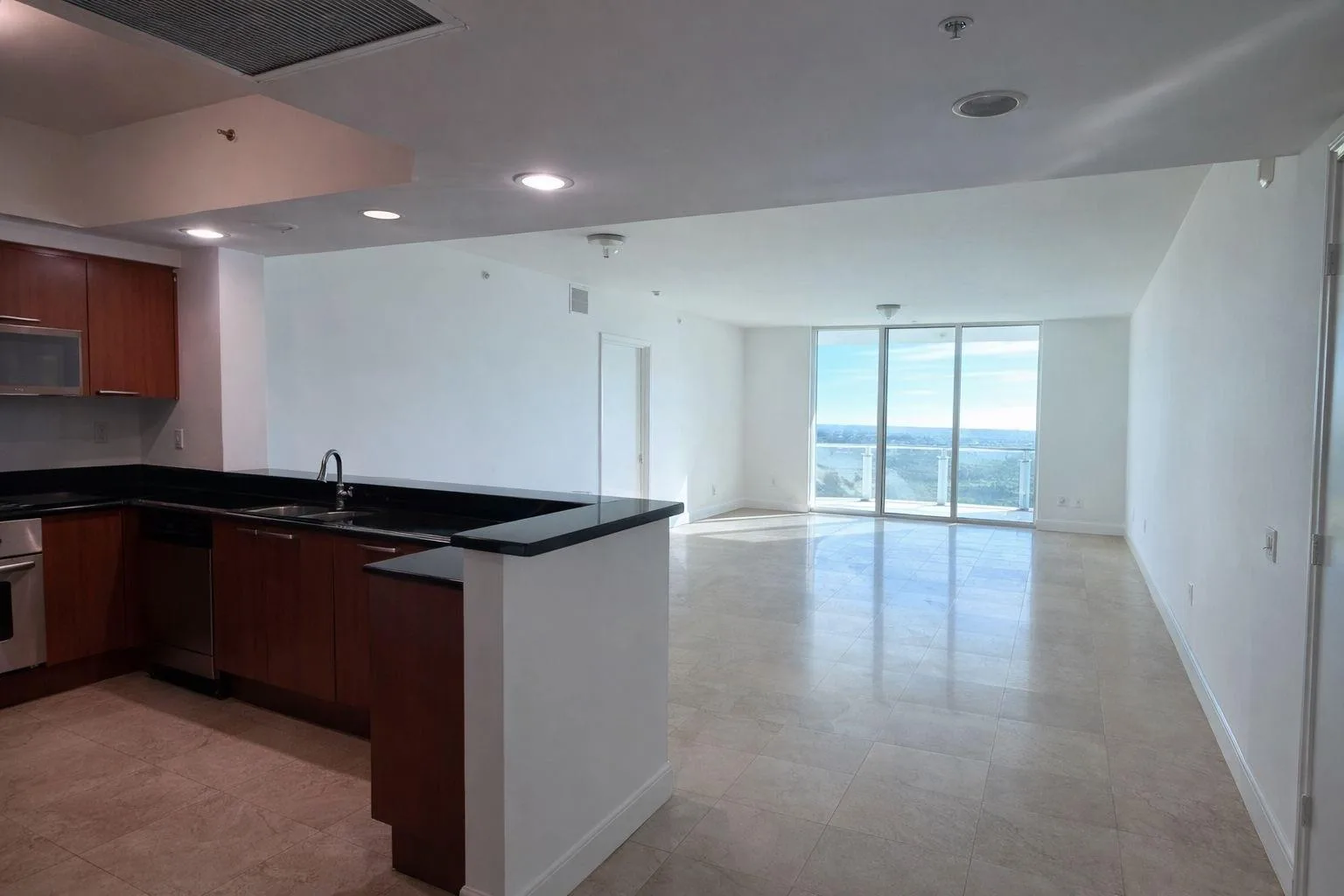 14951 Royal Oaks Lane # 1607, North Miami, FL 33181