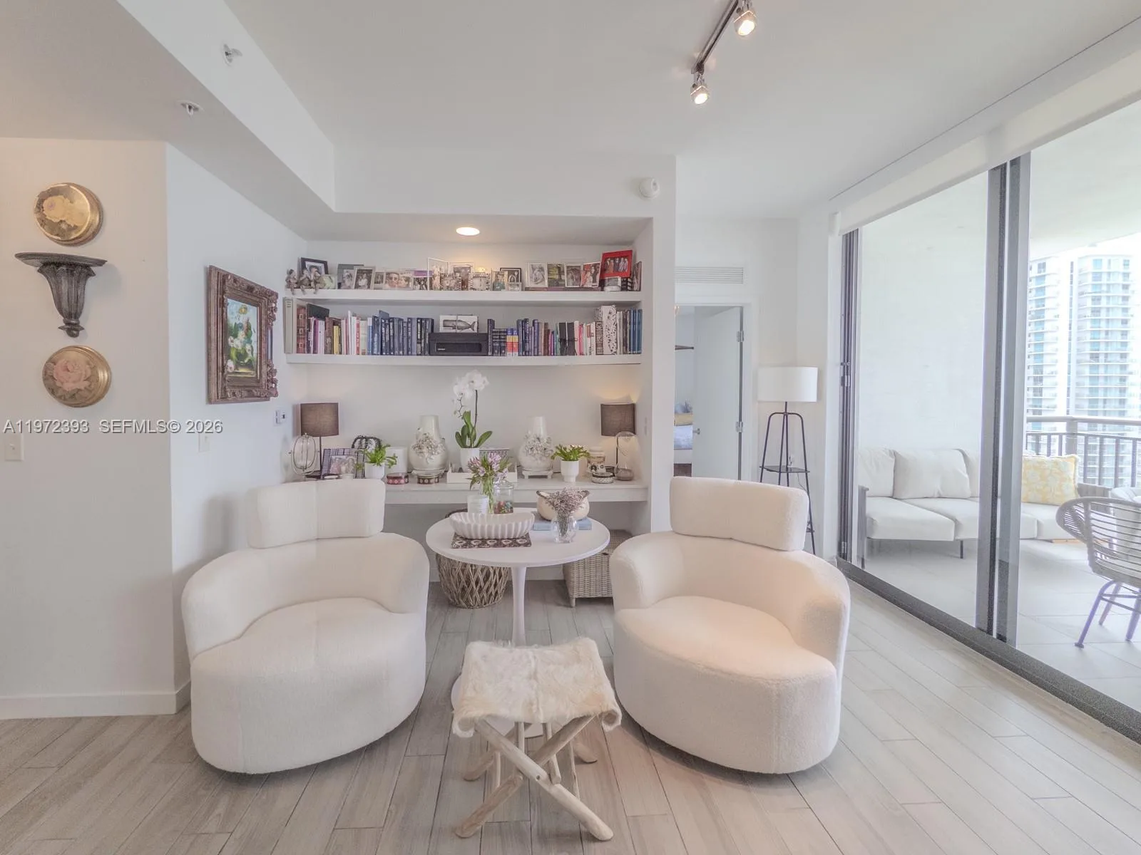 999 SW 1st Ave # 3204, Miami, FL 33130 photo 2