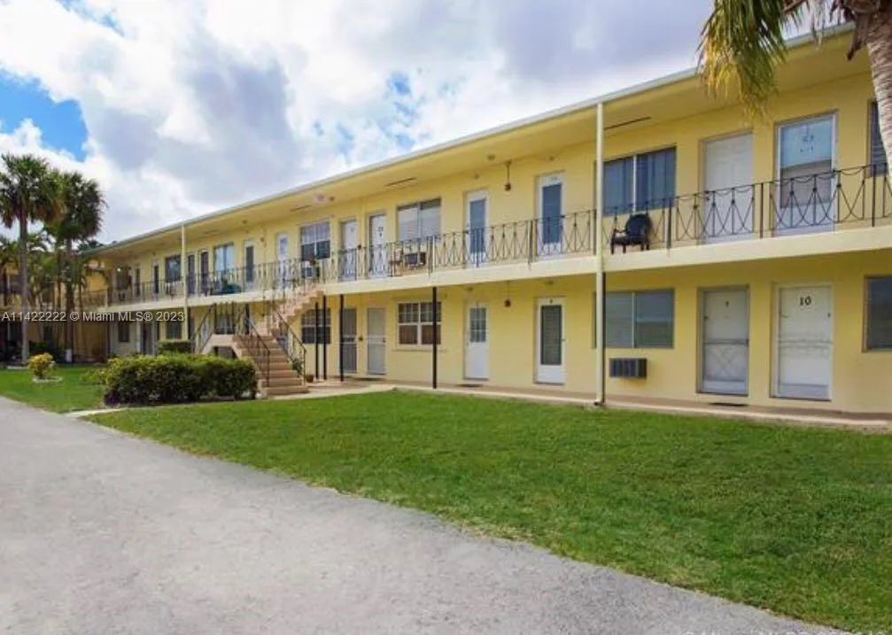 71 NW 76th St # 16, Miami, FL 33150 photo 3