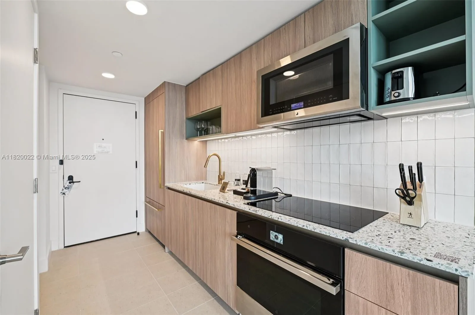 159 NE 6th St # 3407, Miami, FL 33132 photo 2