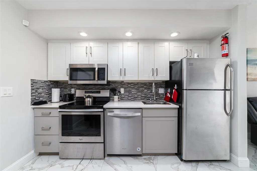 1479 SE 4th Avenue, Deerfield Beach, FL 33441 photo 5
