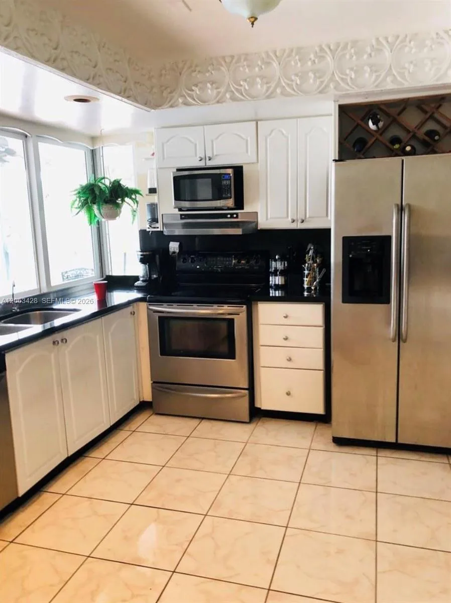 2160 NW 82nd Ter, Sunrise, FL 33322 photo 3