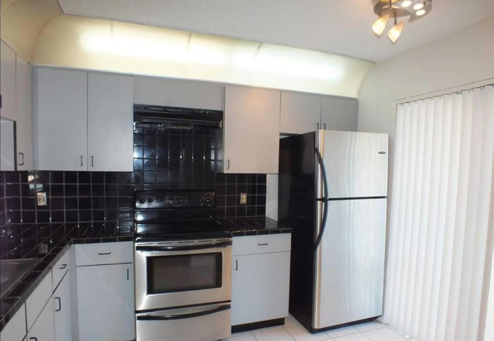 300 E Club Circle # 201, Boca Raton, FL 33487