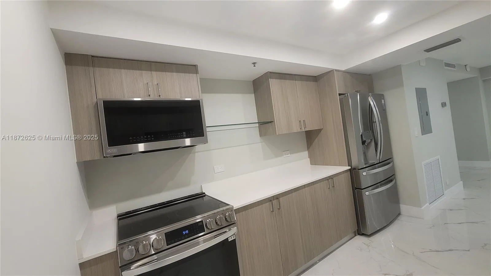 6039 Collins Ave # 1535, Miami Beach, FL 33140 photo 10
