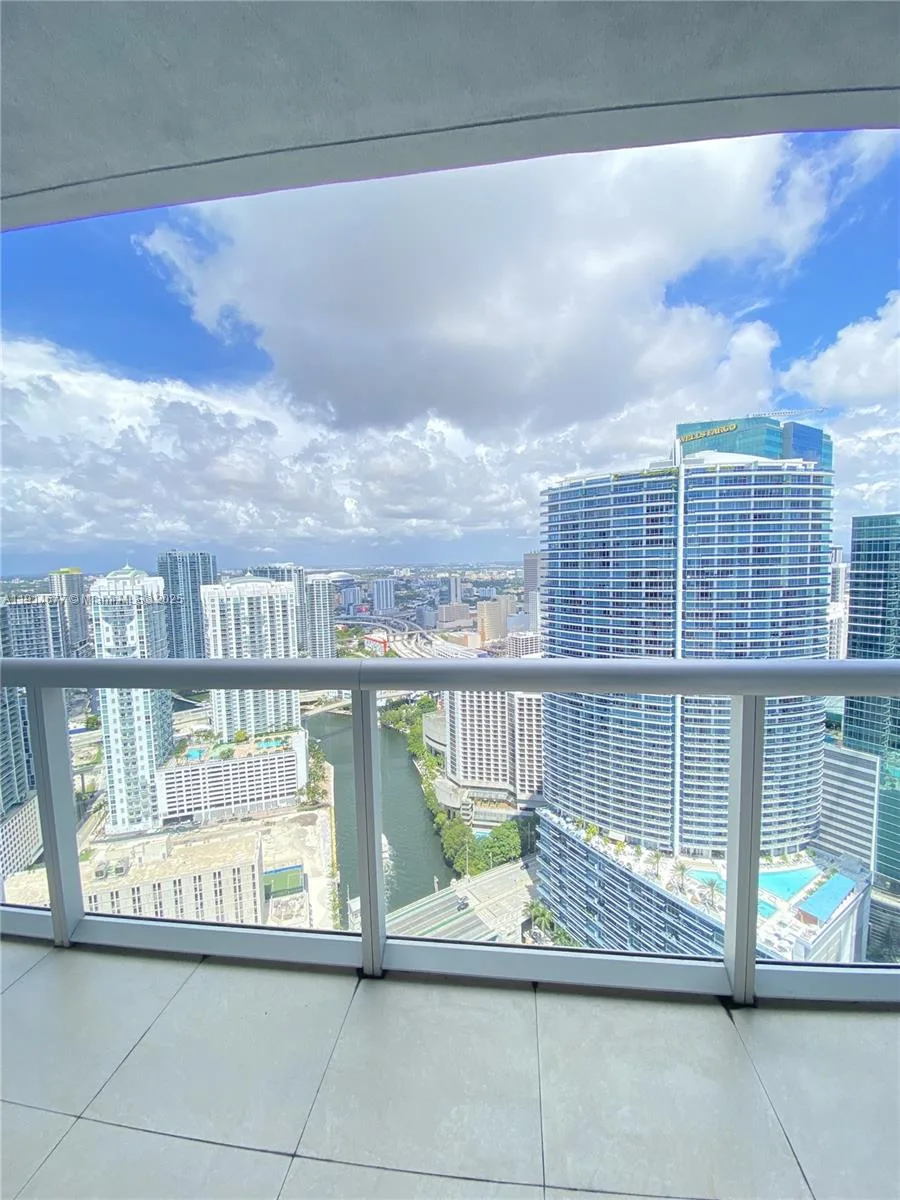 465 Brickell Ave # 4604, Miami, FL 33131 photo 2