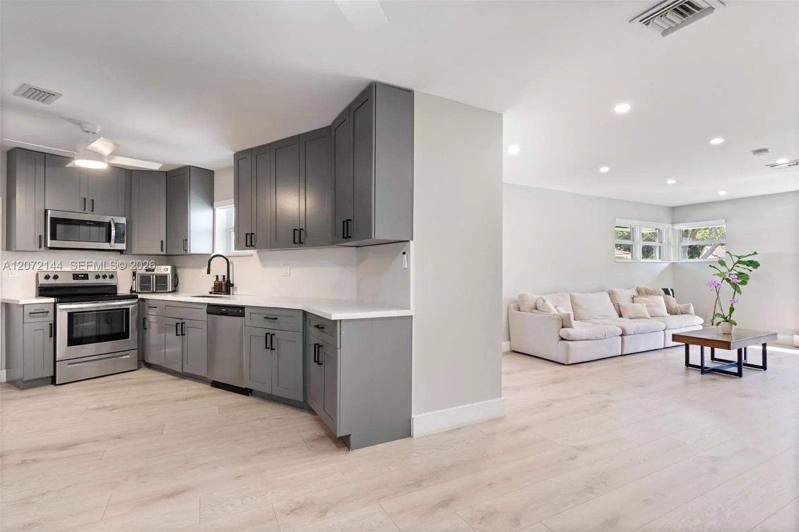 10650 NE 11th Ct, Miami Shores, FL 33138 photo 9