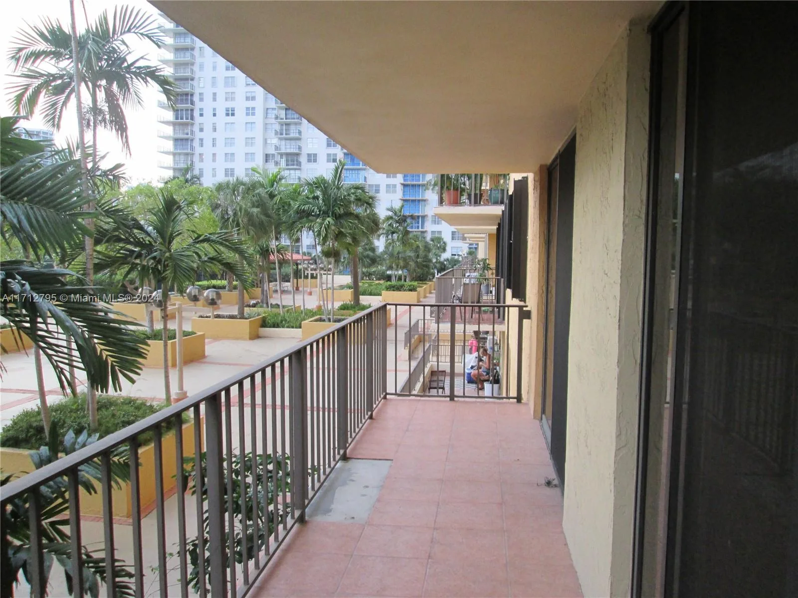 290 174th St # 404, Sunny Isles Beach, FL 33160