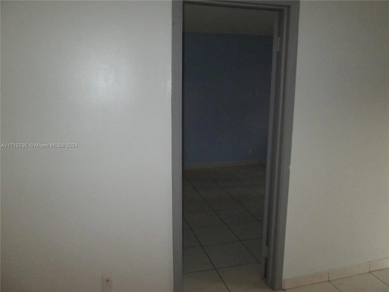 290 174th St # 404, Sunny Isles Beach, FL 33160 photo 4