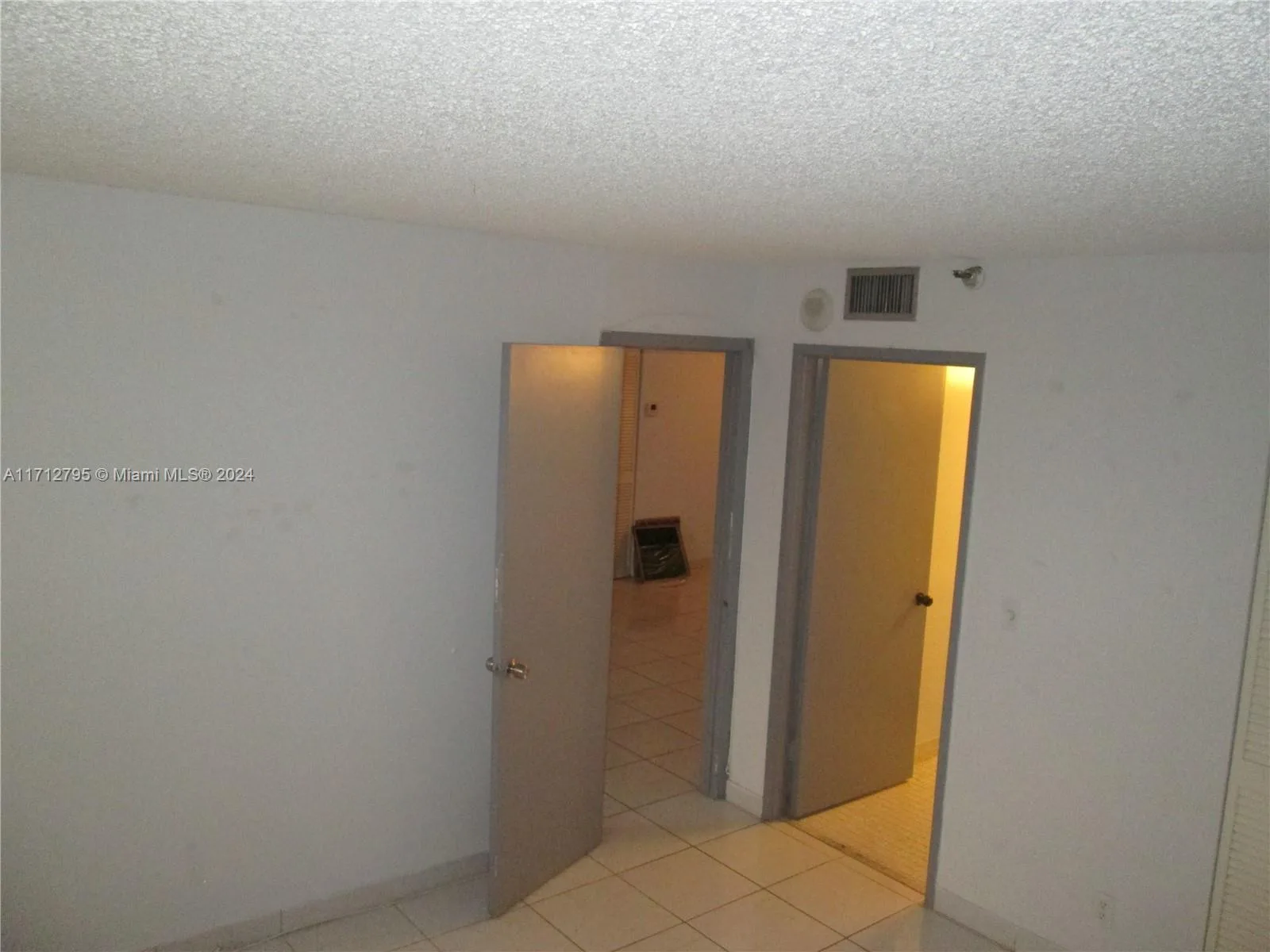 290 174th St # 404, Sunny Isles Beach, FL 33160 photo 6