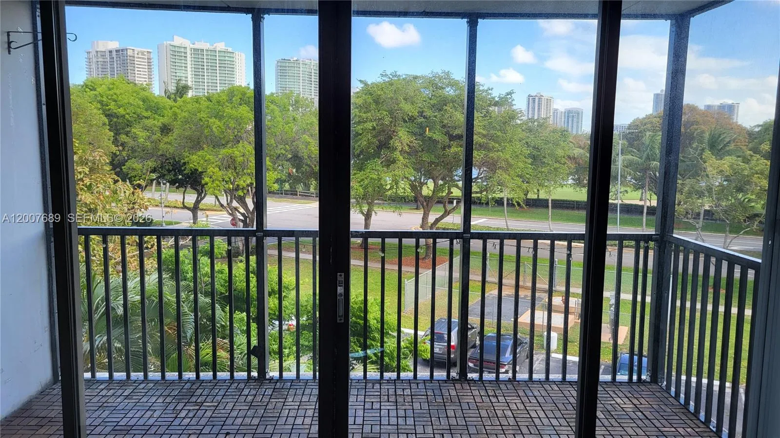 3475 N Country Club Dr # 409, Aventura, FL 33180