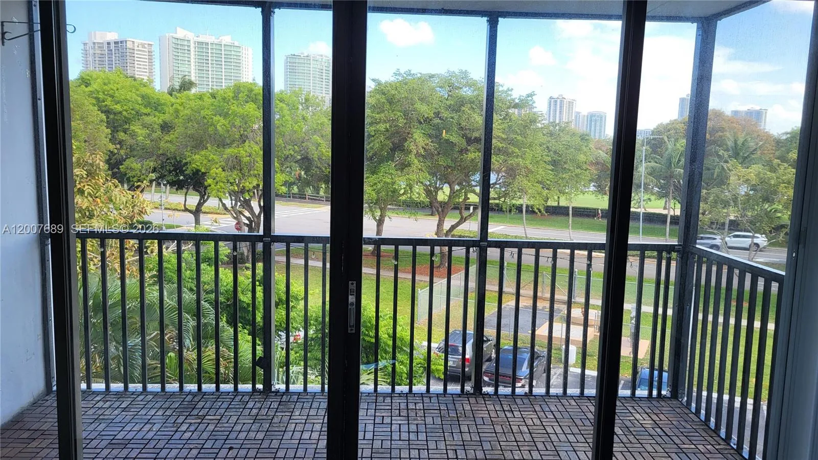 3475 N Country Club Dr # 409, Aventura, FL 33180 photo 2