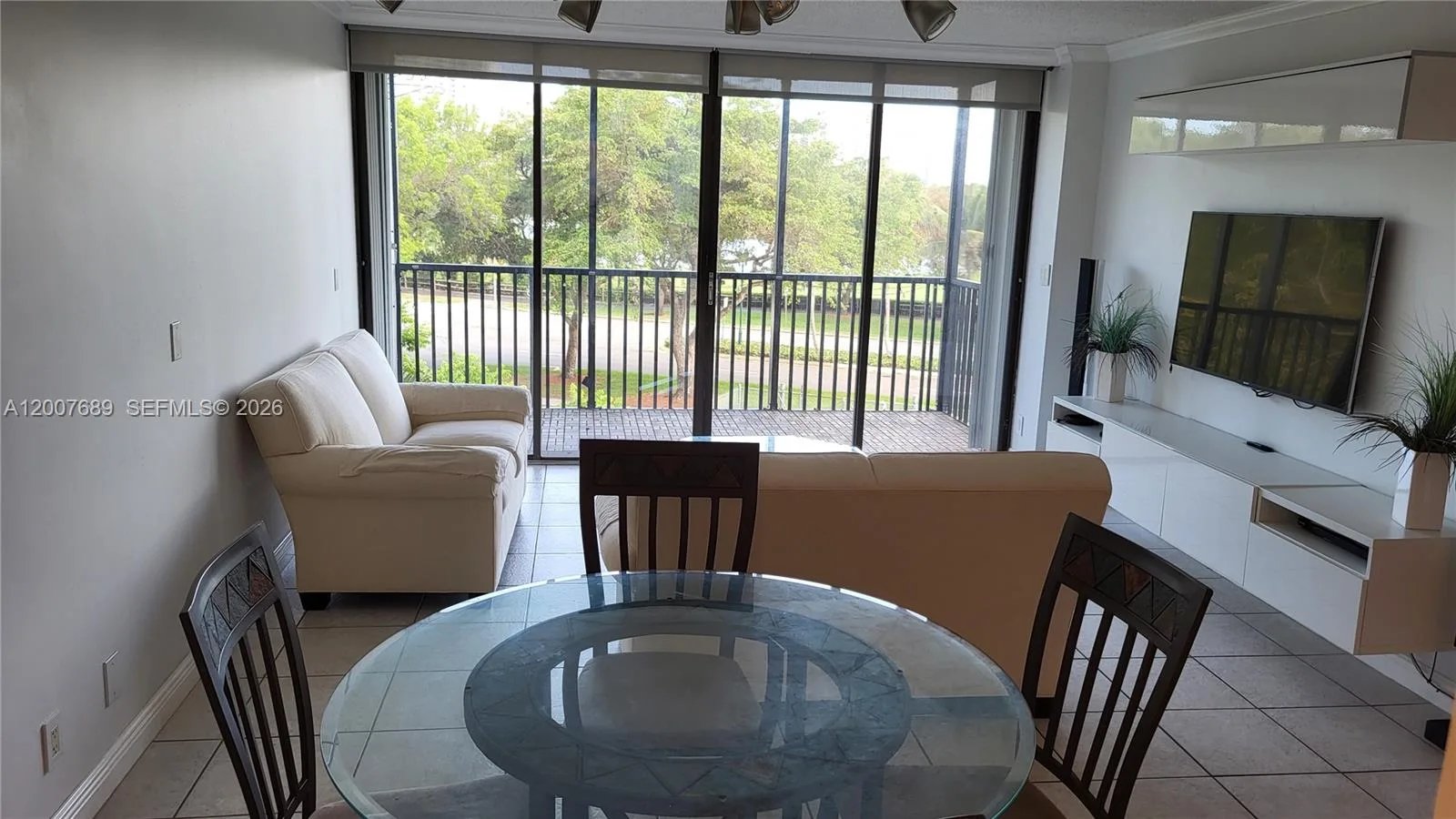 3475 N Country Club Dr # 409, Aventura, FL 33180 photo 5
