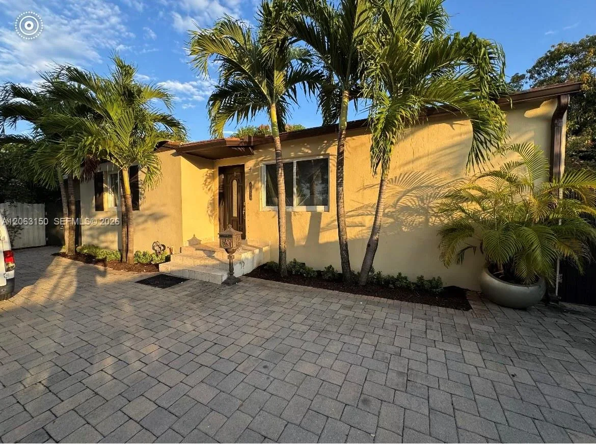 4064 NW 4th Ter, Miami, FL 33126