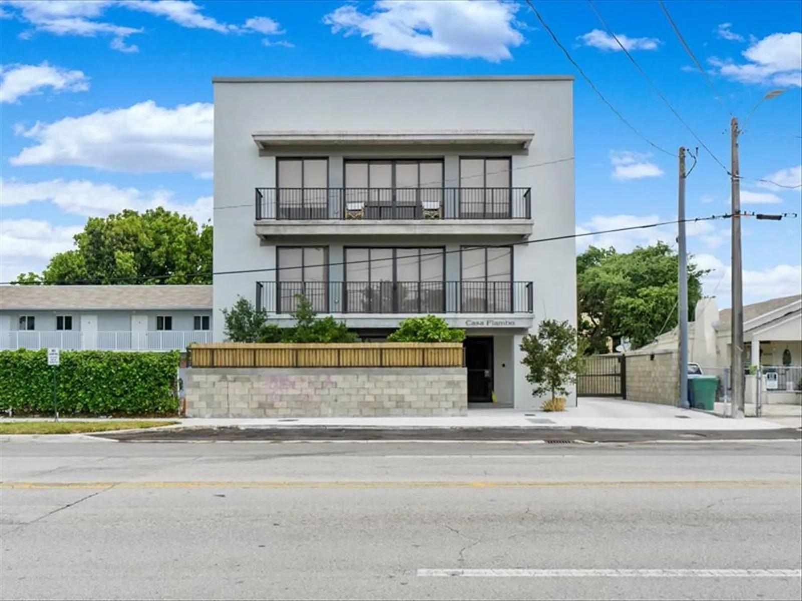 1053 NW 29th Street # Casa Flambo, Miami, FL 33127 photo 2