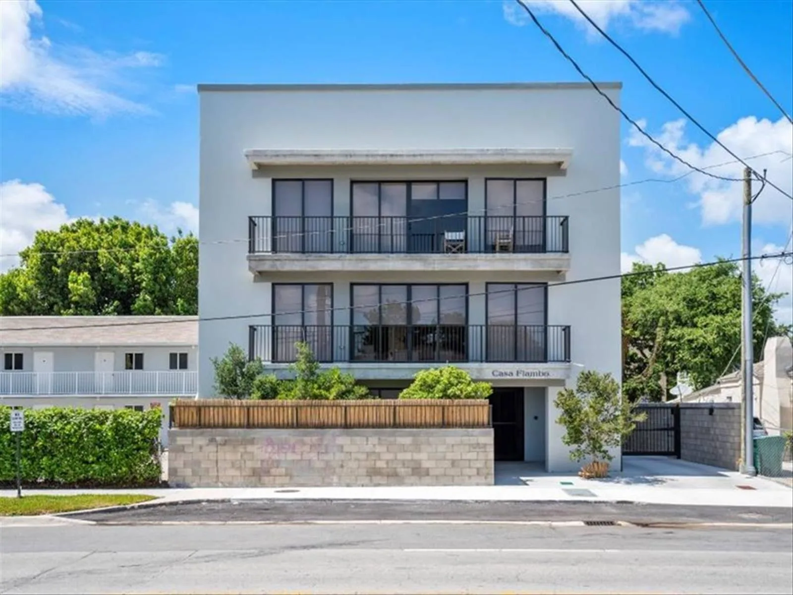 1053 NW 29th Street # Casa Flambo, Miami, FL 33127 photo 3