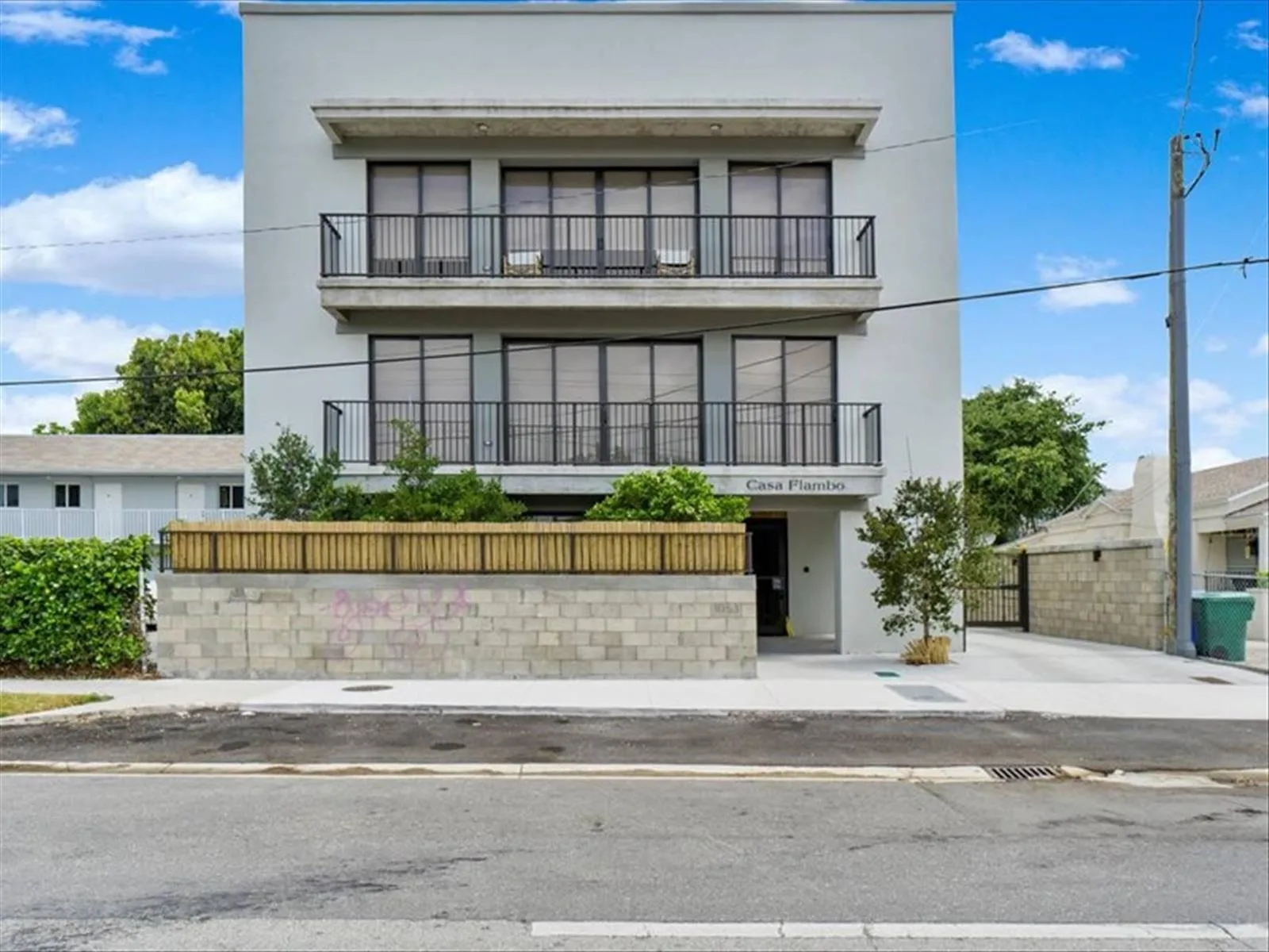 1053 NW 29th Street # Casa Flambo, Miami, FL 33127 photo 4