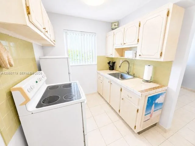 2145 Pierce St # 416, Hollywood, FL 33020