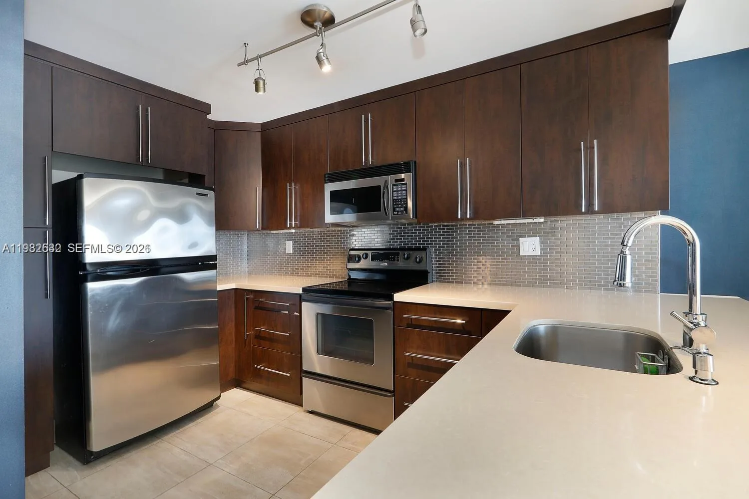145 SE 25th Rd # 502, Miami, FL 33129 photo 8