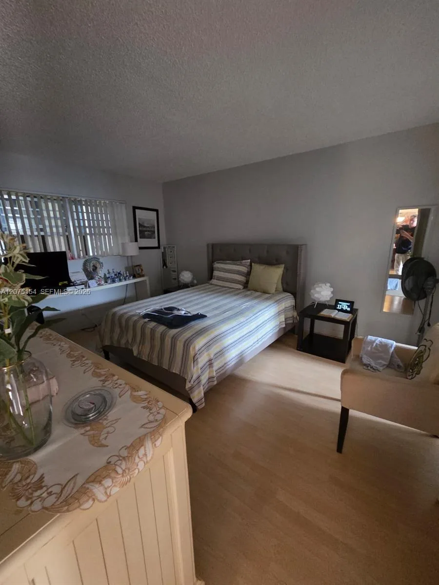 5181 W Oakland Park Blvd # 204, Lauderdale Lakes, FL 33313 photo 7