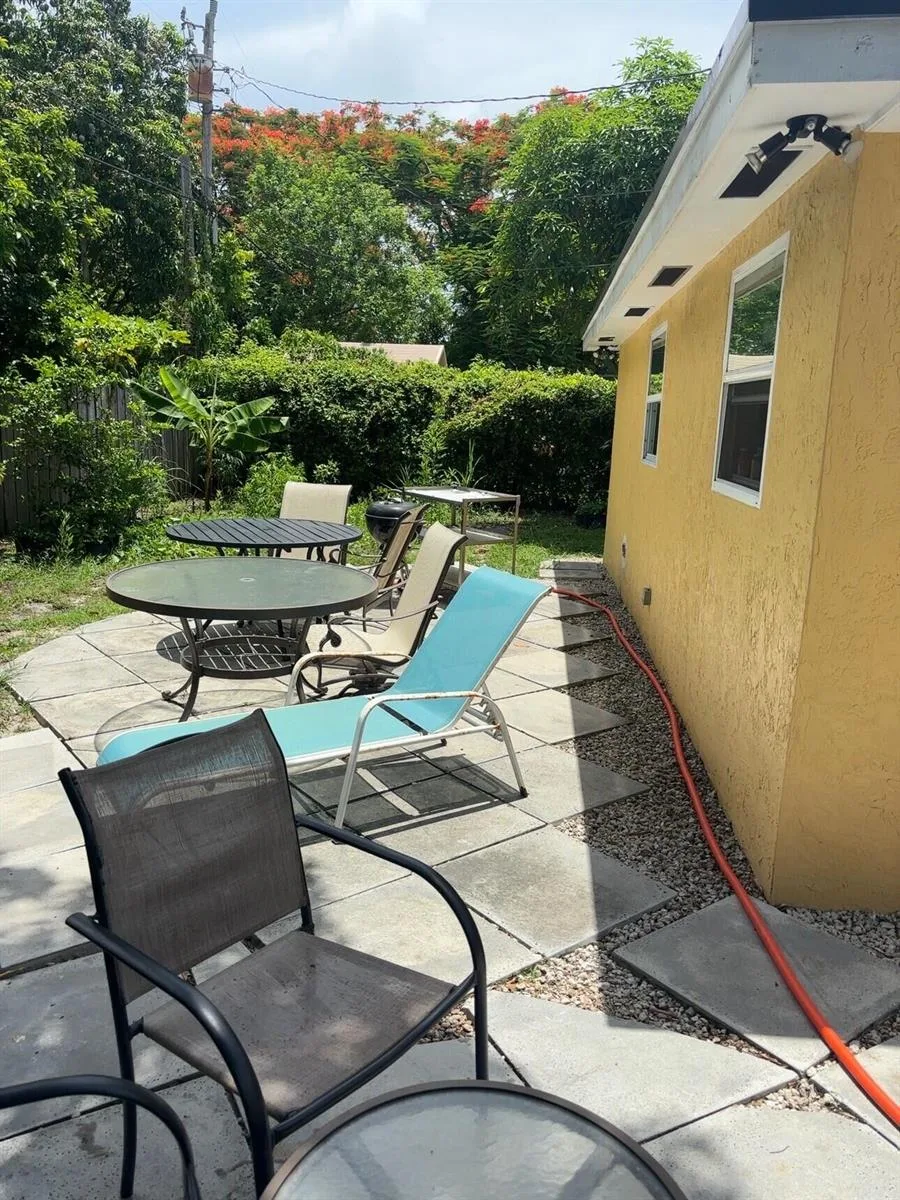 911 Opa Locka Boulevard, Miami, FL 33168 photo 2
