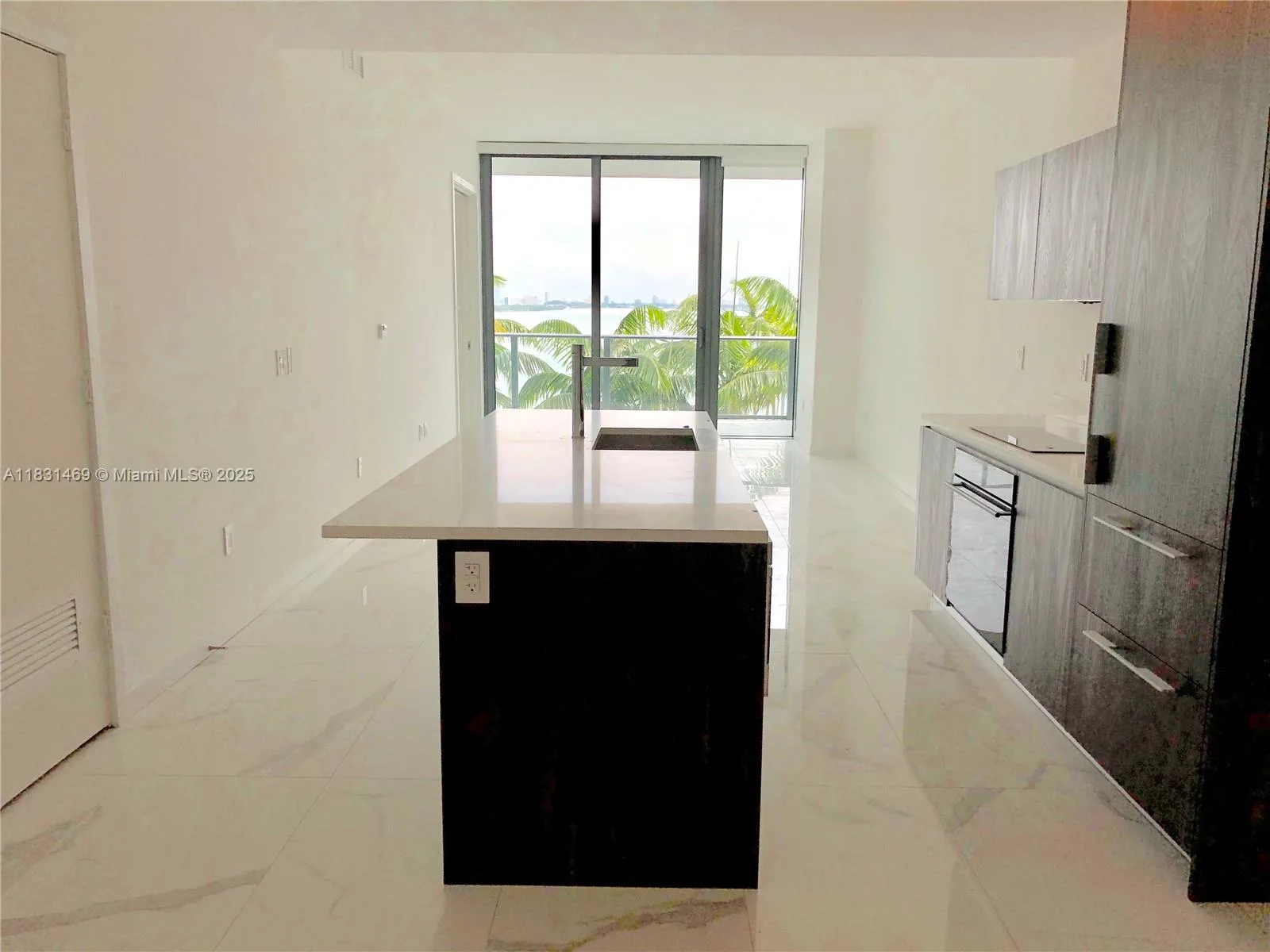 480 NE 31st St # 705, Miami, FL 33137 photo 3