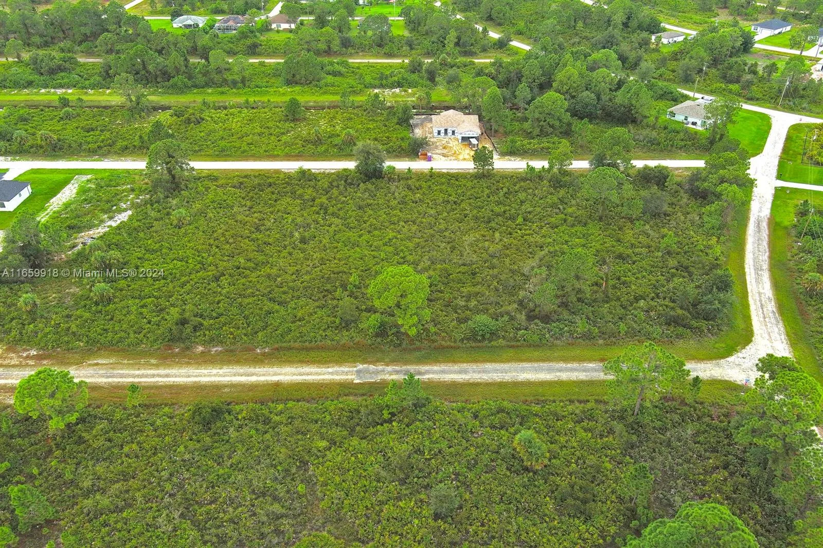 642 Vasser Ave S, Lehigh Acres, FL 33974