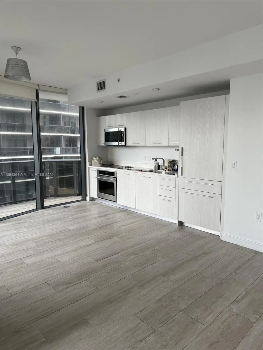 55 SW 9th St # 2401, Miami, FL 33130