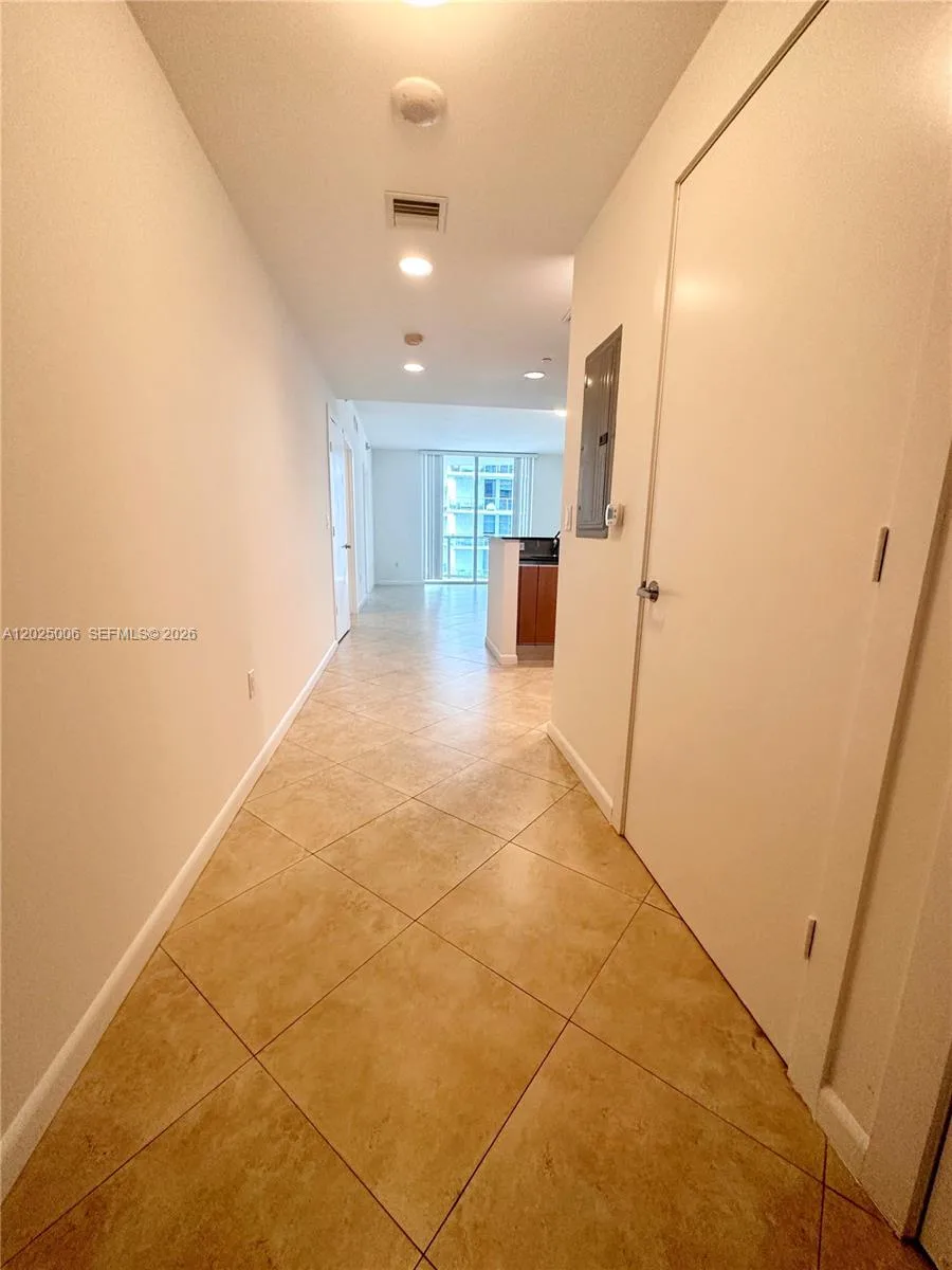 1060 Brickell Ave # 2515, Miami, FL 33131