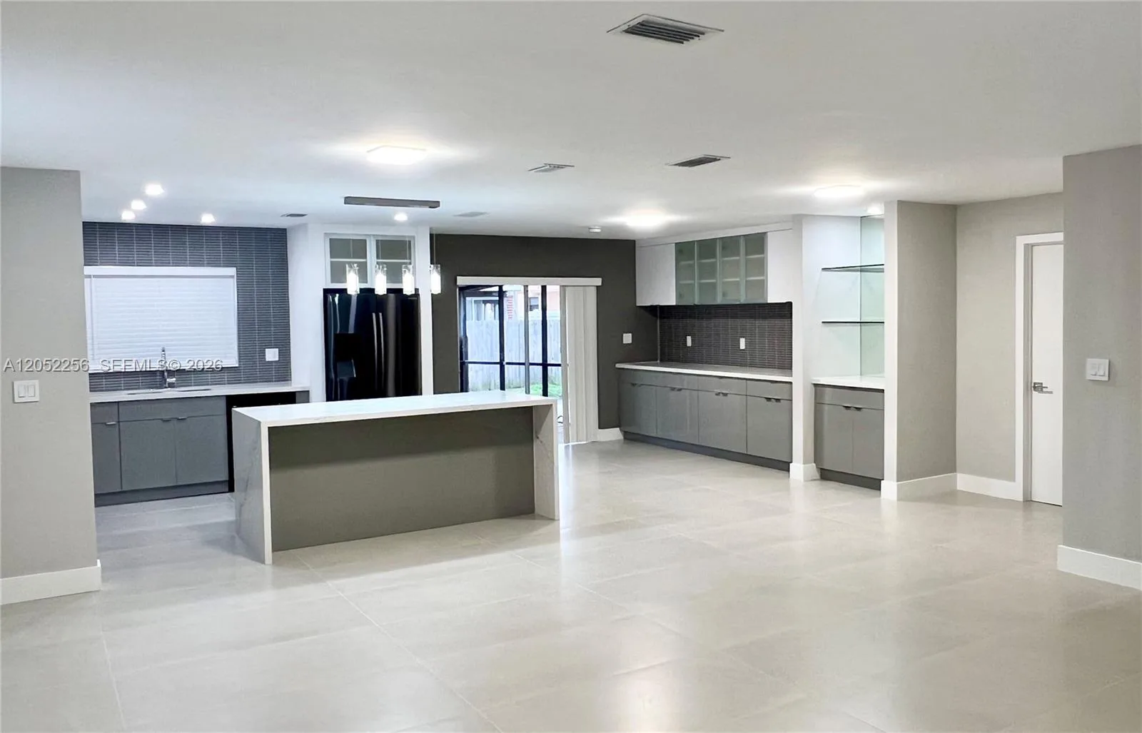 240 SE 7th St, Dania Beach, FL 33004