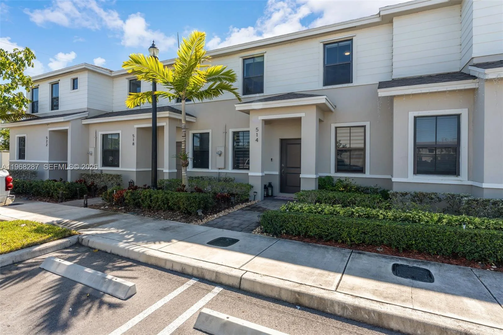 514 NE 12th St, Florida City, FL 33034 photo 2