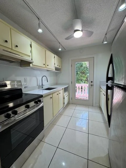 65 NE 202nd Ter # Q33, Miami Gardens, FL 33179 photo 6
