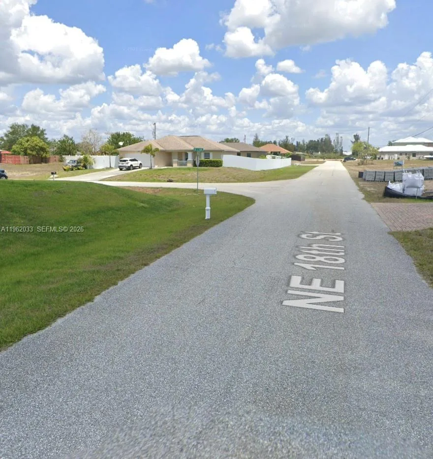124 NE 18TH ST, Cape Coral, FL 33909 photo 2