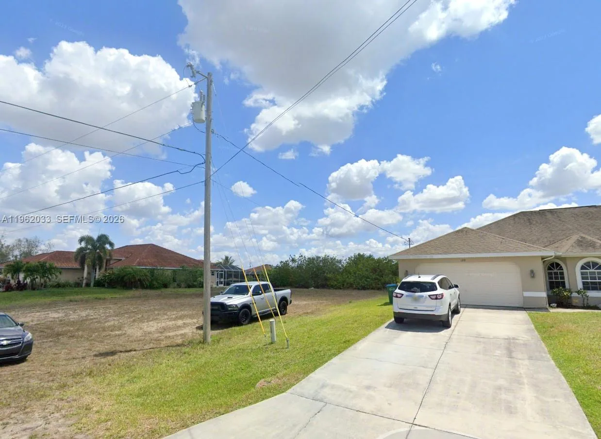 124 NE 18TH ST, Cape Coral, FL 33909 photo 4