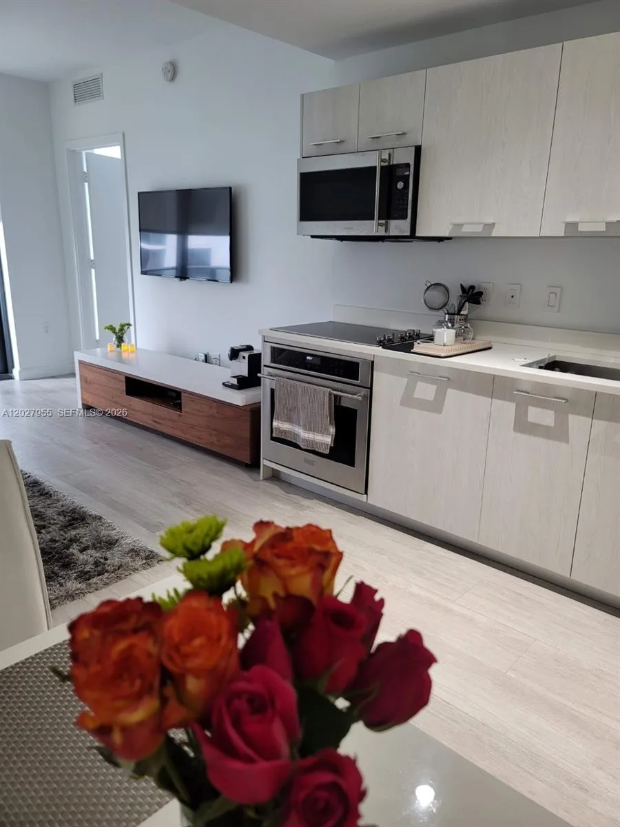 55 SW 9th St # 2709, Miami, FL 33130