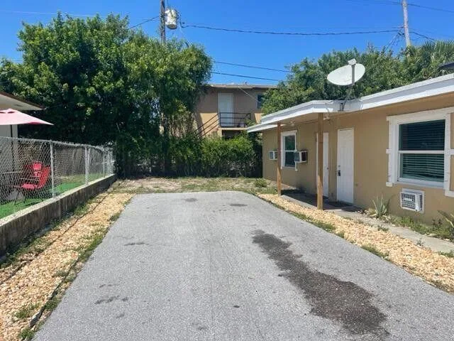 725 21st Street # 2, West Palm Beach, FL 33407