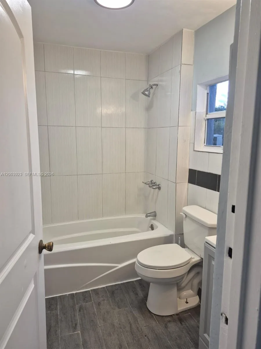 1231 NW 101st St # 2, Miami, FL 33147