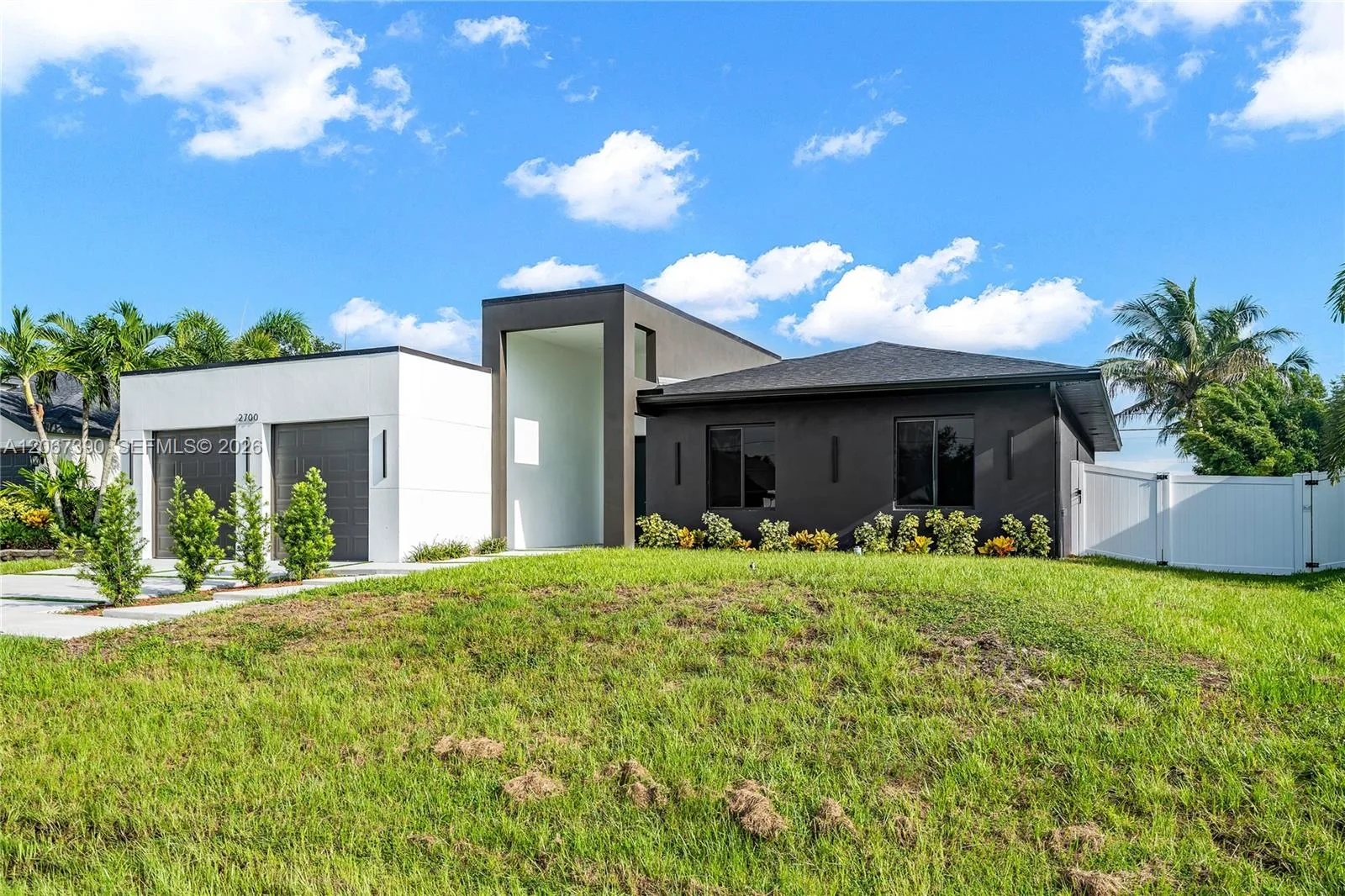 2700 2700 SW Ember Ter, Cape Coral, FL 33991 photo 2