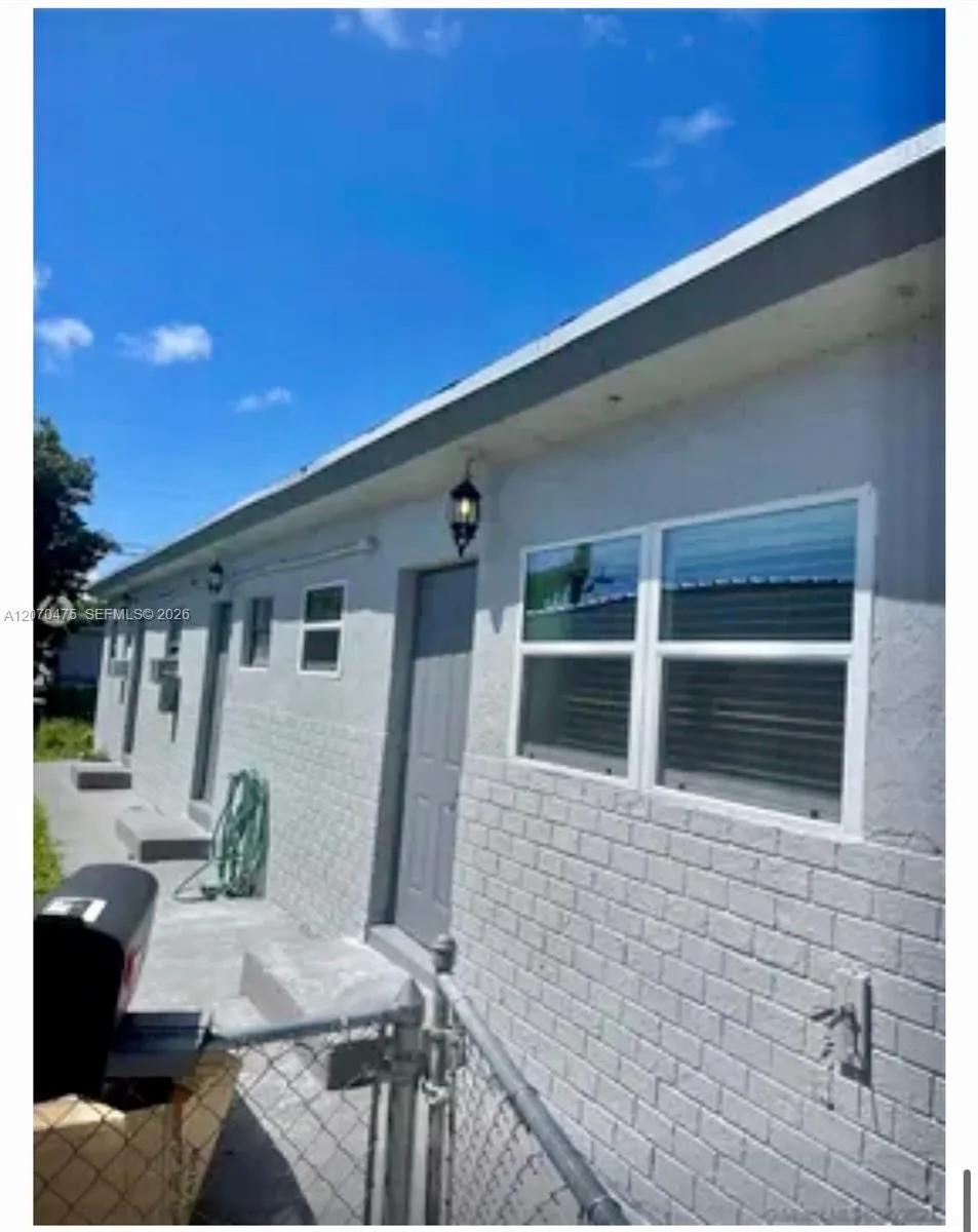741 NW 4th St # 1-3, Hallandale Beach, FL 33009