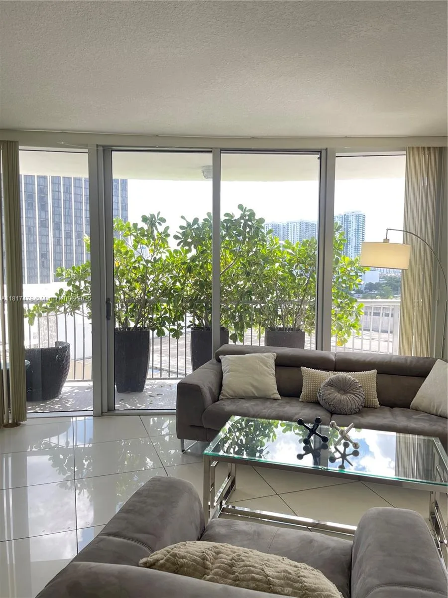 1750 N Bayshore Dr # 1414, Miami, FL 33132 photo 10