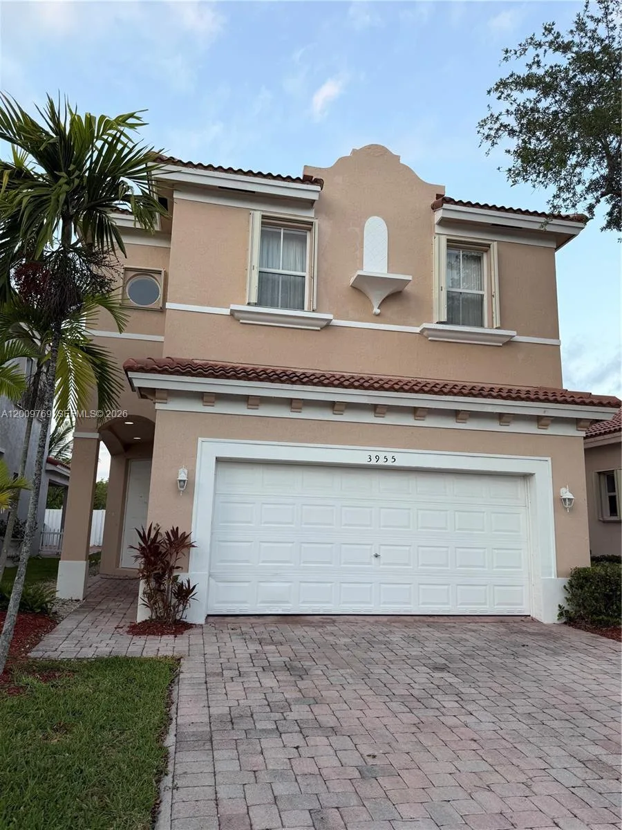 3955 NE 13th Dr, Homestead, FL 33033 photo 2