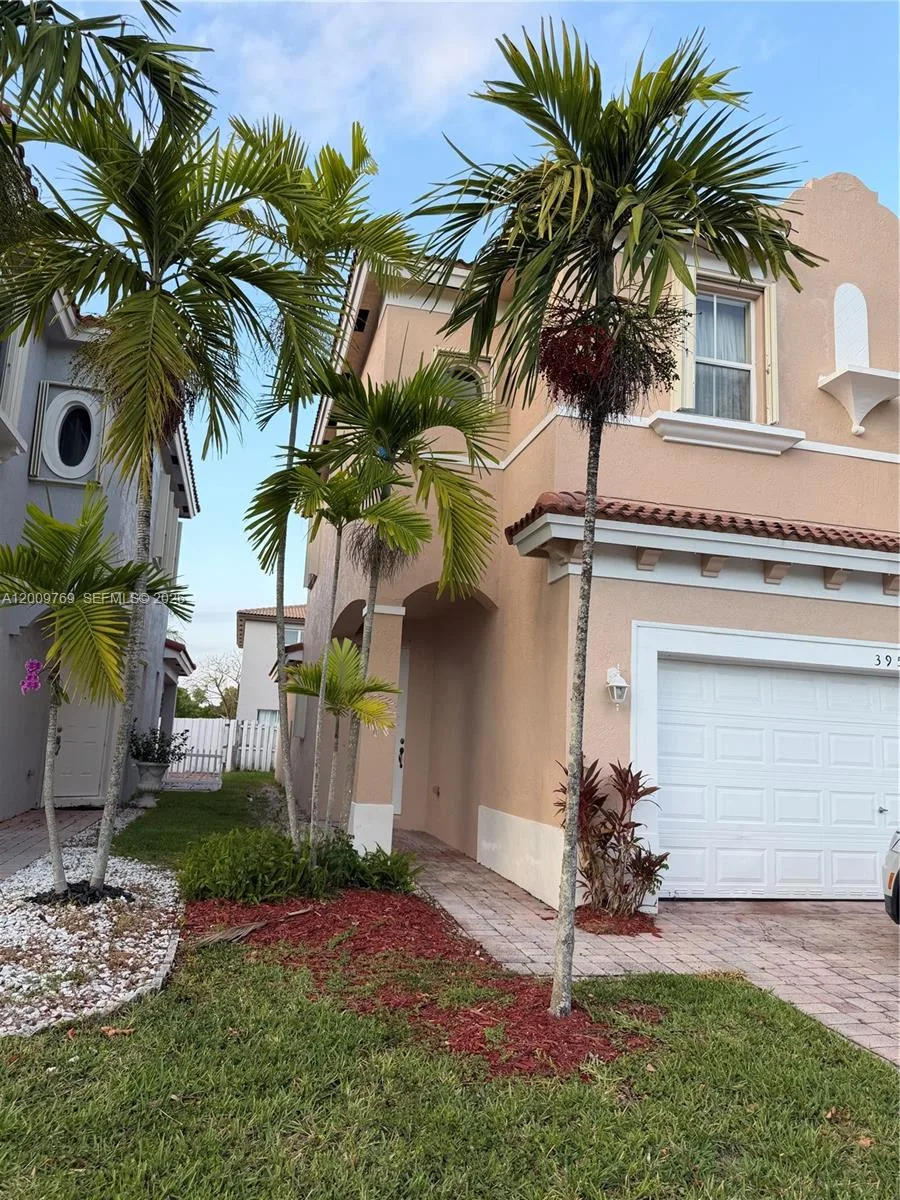 3955 NE 13th Dr, Homestead, FL 33033 photo 4
