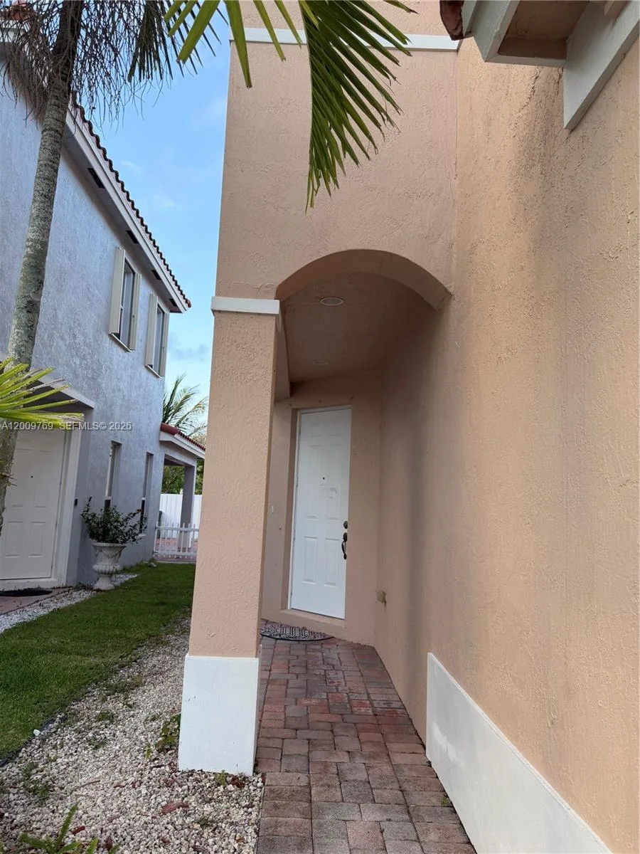 3955 NE 13th Dr, Homestead, FL 33033 photo 6
