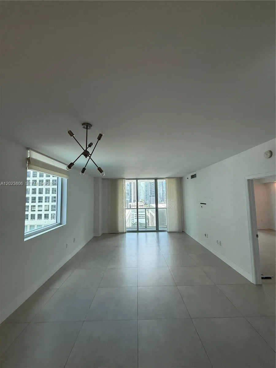 55 SE 6th St # 1710, Miami, FL 33131 photo 2