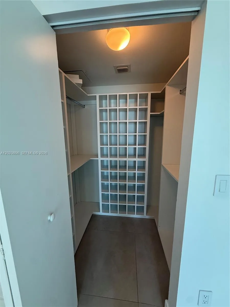 55 SE 6th St # 1710, Miami, FL 33131 photo 6