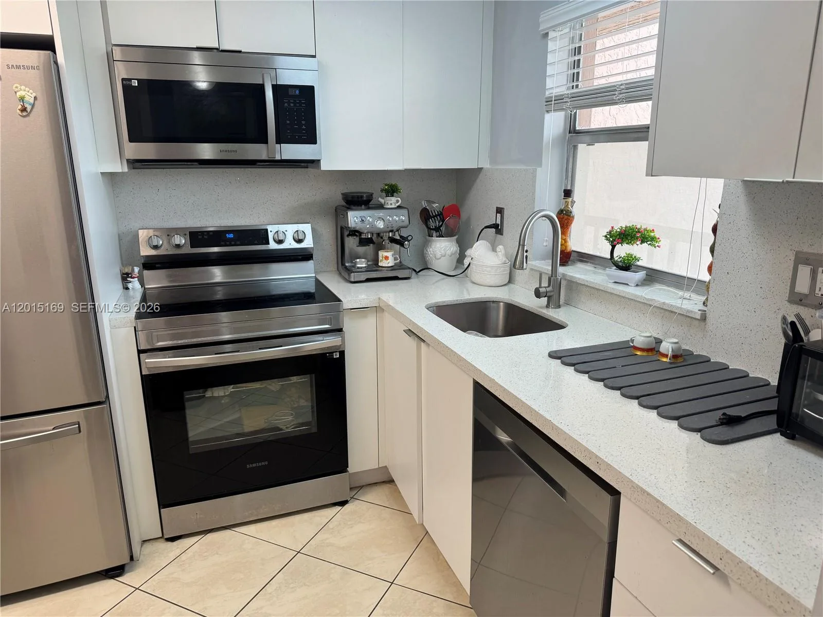 9580 Sunrise Lakes Blvd # 211, Sunrise, FL 33322