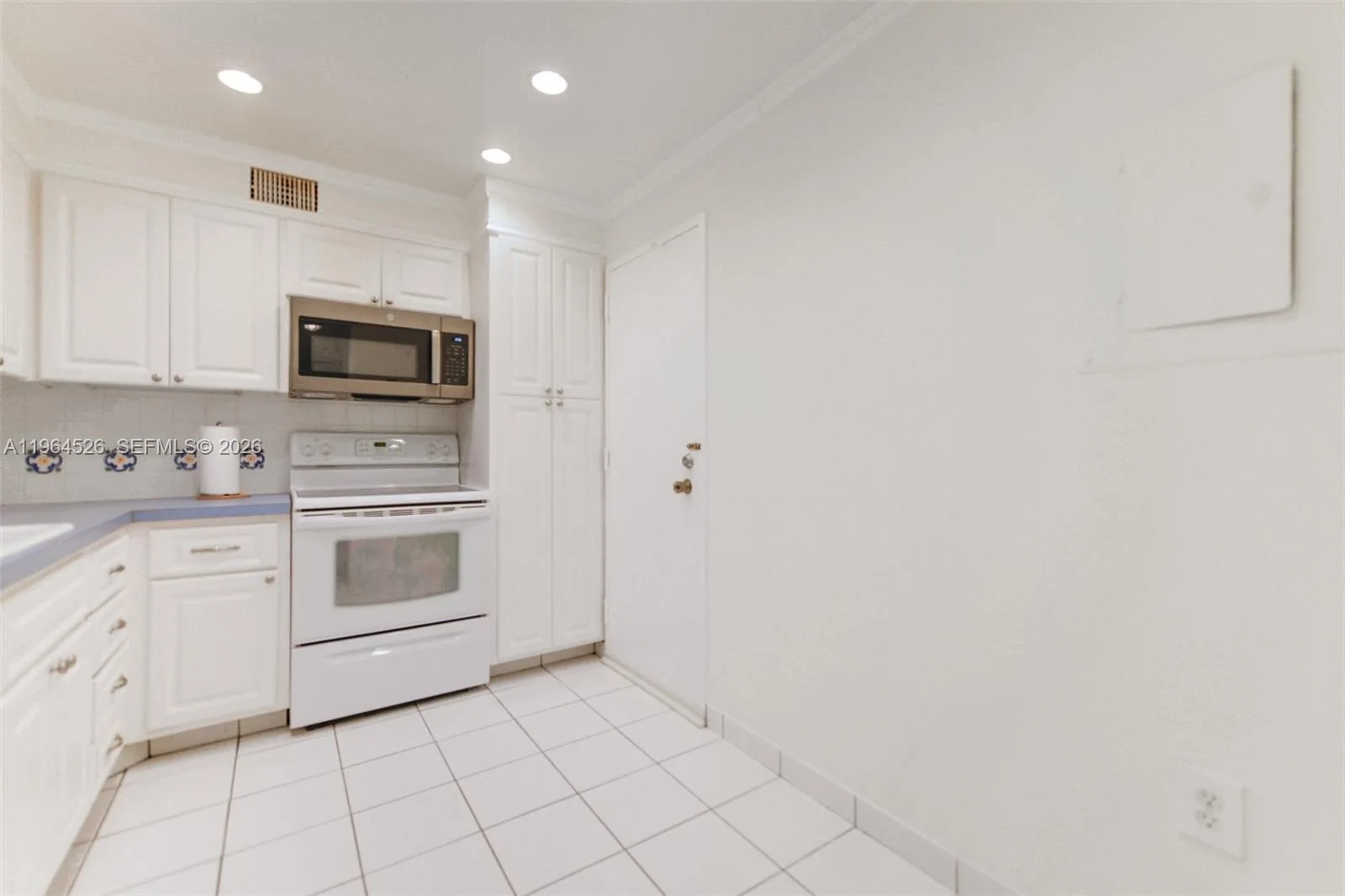 1980 S Ocean Dr # 9C, Hallandale Beach, FL 33009 photo 13