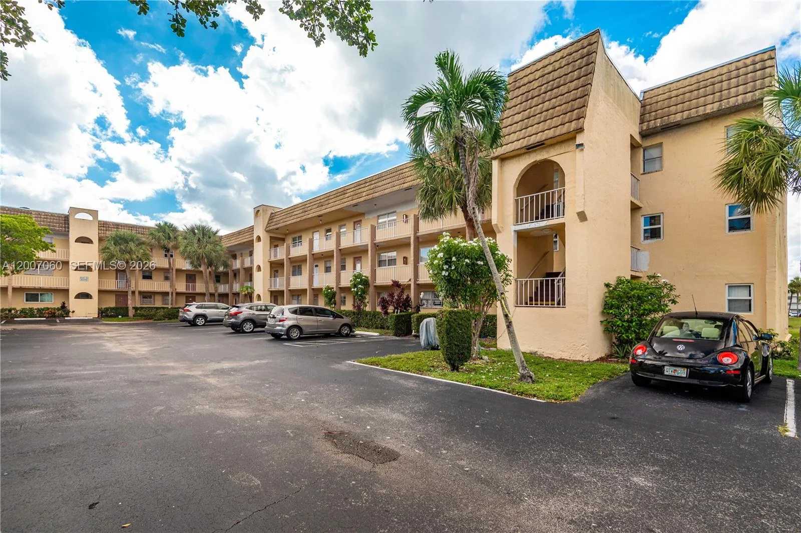 8345 Sunrise Lakes Blvd # 210, Sunrise, FL 33322
