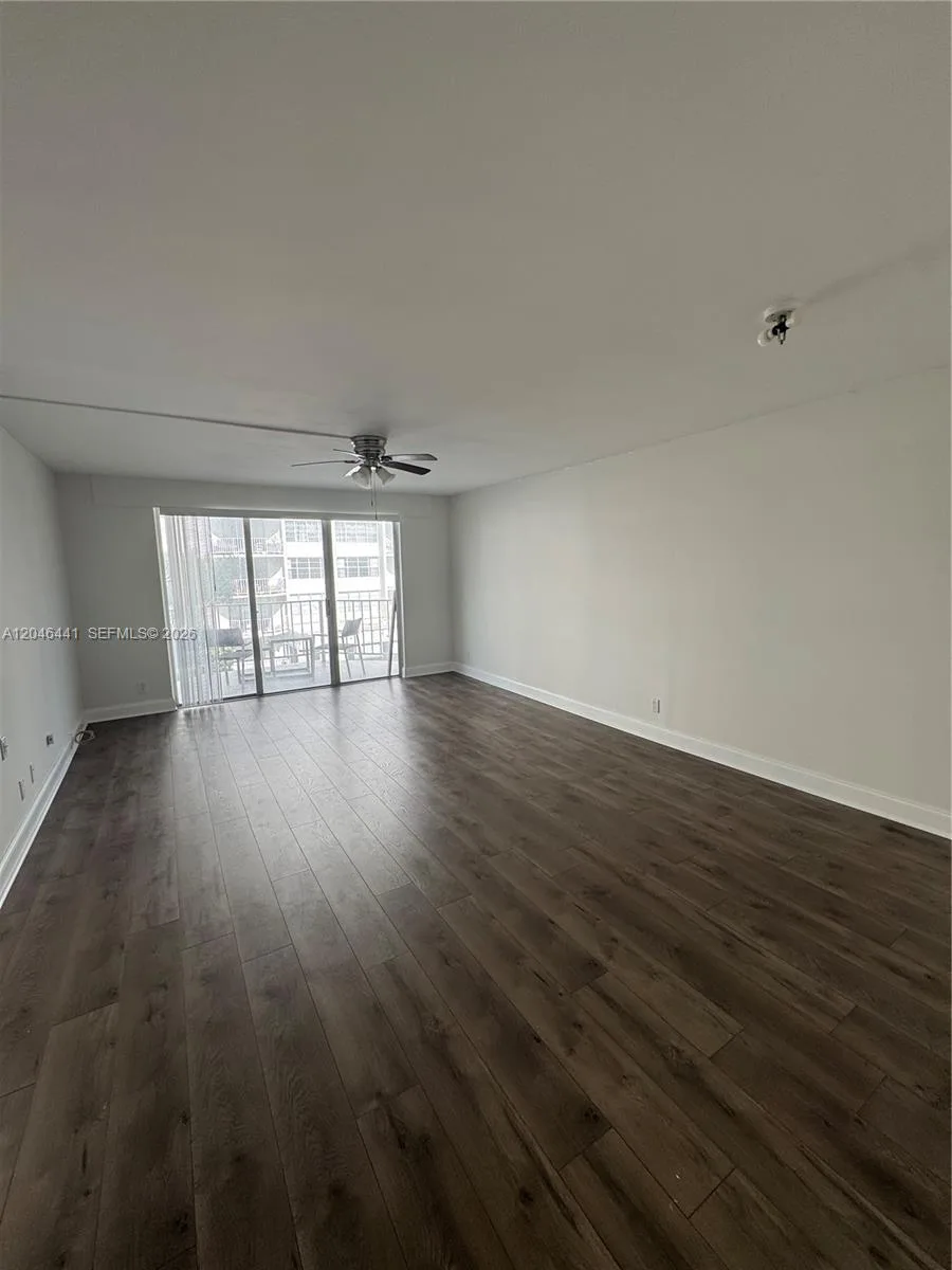 16710 NE 9th Ave # 305, North Miami Beach, FL 33162