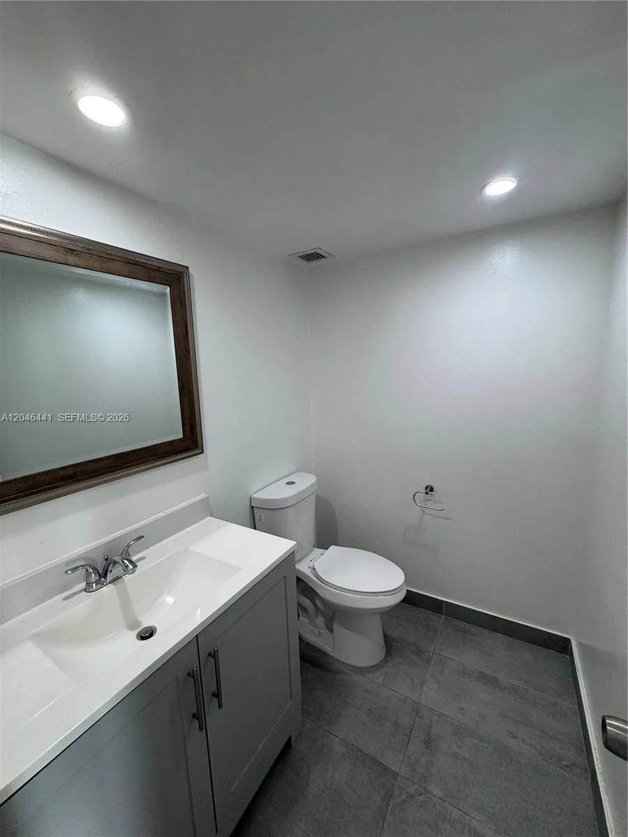 16710 NE 9th Ave # 305, North Miami Beach, FL 33162 photo 5
